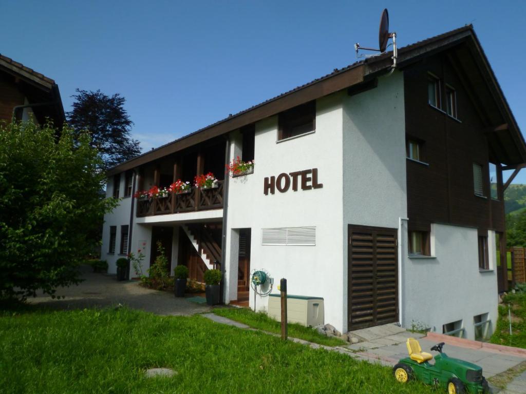 Hotel Bahnhof Giswil Habitación foto